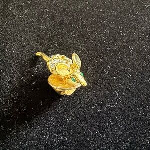 Elegant Gold Toned Mouse Brooch With Green Eyes And Crystal Back
